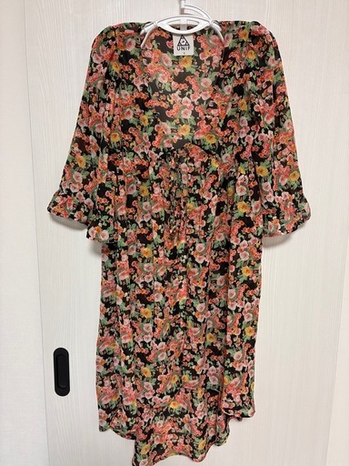 UNIF 羽織ワンピース　総柄　花柄　Sサイズ　LAセレブ