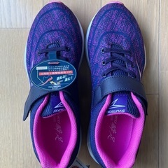 新品！瞬足23.5センチ