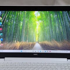 🎏NEC🌟Lavie🌟NS150KAW🌟超美品白🌟SSD🌟WIN11🌟Office2021🌟ケース付きの画像
