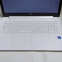 🎏NEC🌟Lavie🌟NS150KAW🌟超美品白🌟SSD🌟WIN11🌟Office2021🌟ケース付きの画像