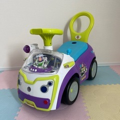 バズライトイヤー　手押し車　乗用玩具