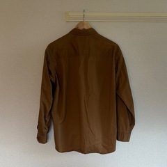 《UNIQLO》ブラウン ワークシャツ Sサイズ｜羽織りにも便利な万能アイテムの画像