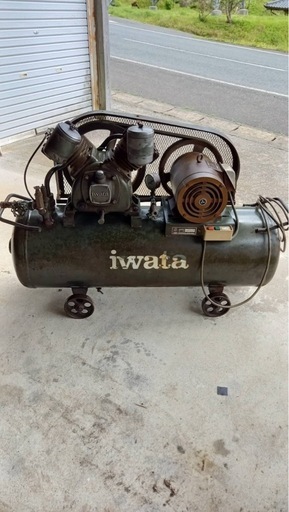 岩手県平泉町　
三相200v エアーコンプレッサー