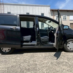 超低走行3万キロ台‼️月々1.3万円〜分割払い可❗️車検2年付き！大人気☆HONDA フリード☆車内広々♪HDDナビ付き☆走行中DVD見れます☆ETC付き☆電動スライドドア付き☆ドライブレコーダー付きのフル装備‼️の画像