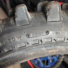 オフロードバイクタイヤの画像