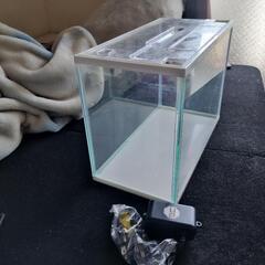 GEX 16㍑スリム水槽（新品エアポンプおまけ）