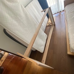IKEA 子供用ベッドフレームとマットレス