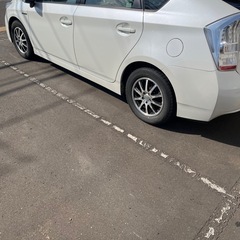 ハイブリッドプリウス
