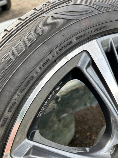 トヨタ　ヤリス　社外アルミホイール