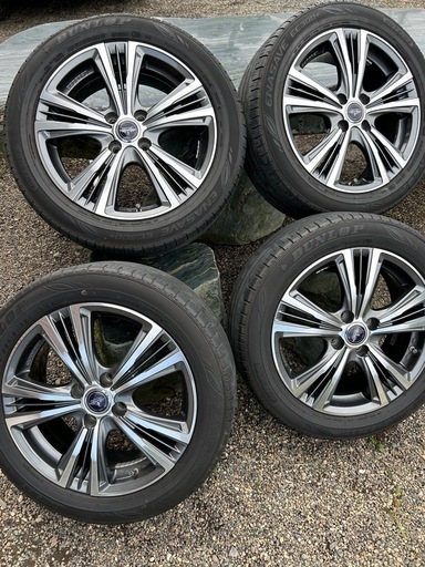 トヨタ　ヤリス　社外アルミホイール