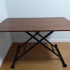 昇降式テーブル