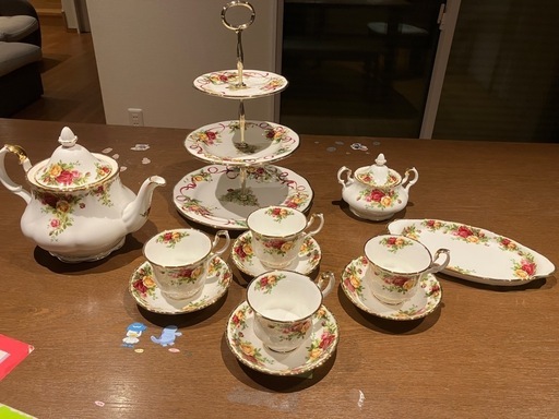 ロイヤルアルバート　ティーセット　白