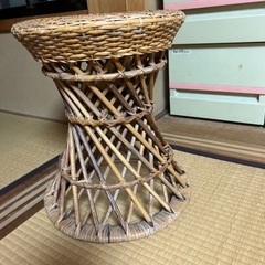 籐イスの画像