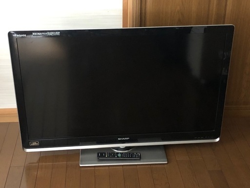 シャープ　AQUOS 46型