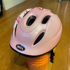 子供用ヘルメット（BELL）の画像