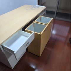 多機能ダイニングテーブルの画像
