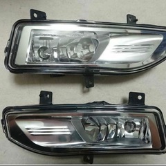 日産　ノートE12系　純正フォグ　新車外し