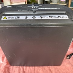 ペーパーシュレッダー