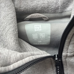 UNIQLO 160㎝　パーカーの画像