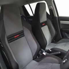 ワンオーナー！走行距離2.7万キロのスイスポ(-ω-)/