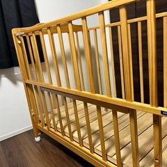 カトージ　ベビーベッドの画像