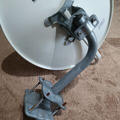 45形BS・110度CSアンテナ　ベランダ取り付け金具の画像
