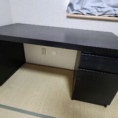 IKEA　パソコンデスク　机