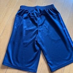 adidasハーフパンツ　150サイズの画像