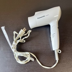 【無料!!】Panasonic ドライヤー EH-NE1E