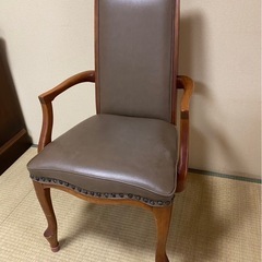 椅子肘掛け付き