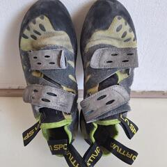 クライミングシューズ