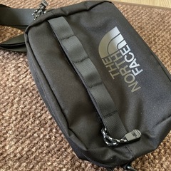 【ノースフェイス】🤗　新品限定品です‼️🤗　斜め掛けバッグ　ブラックの画像