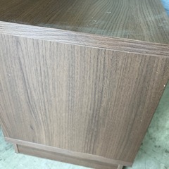 Y2505-313 木製 テレビ台  少しネジが緩んでいます キズ汚れ有りの画像