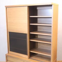 karimoku(カリモク家具)のウォールナット材 キッチンボード/ET4410です。シンプルでスッキリとしたフォルムのダイニングボードは北欧スタイルやナチュラルテイストインテリアにもおすすめ！の画像