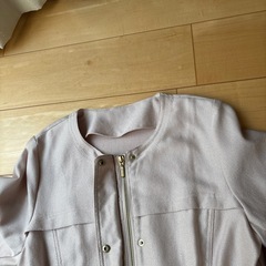 ノーカラージャケット　春秋　ベージュの画像