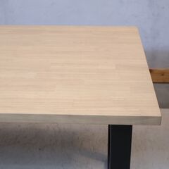 Kanademono(かなでもの)の人気シリーズTHE TABLE ラバーウッド× Black Steelです。大き目サイズはパソコンデスクやミーティングテーブルなどのオフィスワークに最適です♪の画像
