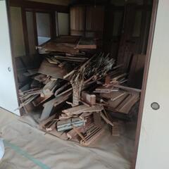 家の一部解体から出た木材です。お話中の画像