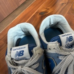 ニューバランススニーカーの画像