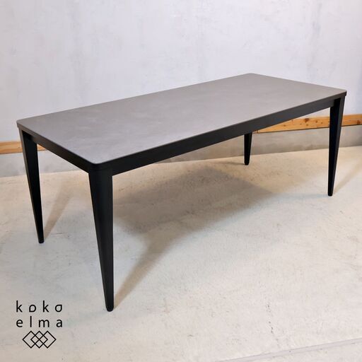 高級感のある石目柄が美しいダイニングテーブルです。熱やキズに強いセラミックが使用された天板が魅力で、シンプルなスタイリッシュモダンのインテリアにオススメです♪