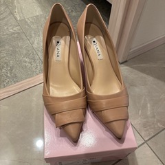 Diana パンプス 24cm 
の画像