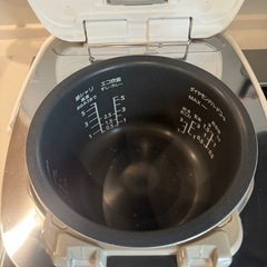 パナソニック炊飯器SR-PA106の画像