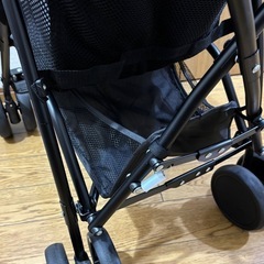 今週で処分致します。　美品　トイザらス　軽量折り畳みバギー　の画像