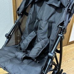 今週で処分致します。　美品　トイザらス　軽量折り畳みバギー　の画像