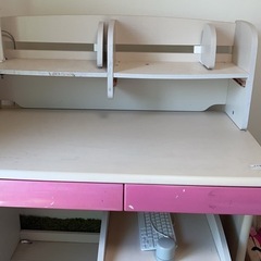 子供用学習机！　ピンクのハートで可愛いです！お譲りします！