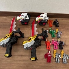 リュウソウジャー　戦隊ヒーロー 武器セット 剣型　手首おもちゃ（...