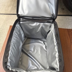 車載 保冷ケース ドリンクホルダー 小物入れの画像