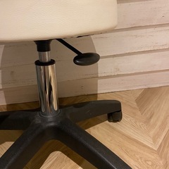 【美品】ふわふわ素材の回転イスの画像