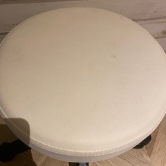 【美品】ふわふわ素材の回転イスの画像