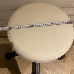 【美品】ふわふわ素材の回転イスの画像