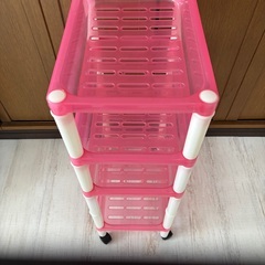 棚　ピンク　組み立て式　プラスチック　キャスターの画像